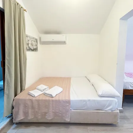 The Garden Tiny Homes Bed & Breakfast